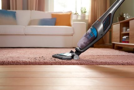 Mopping with a vacuum cleaner with a mop Cordless vacuum cleaner