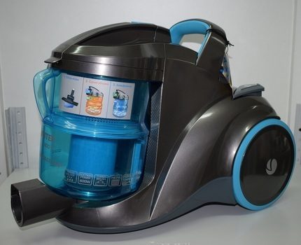 Aspirateur avec aquafiltre