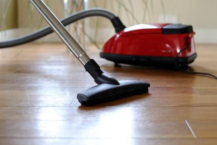 Aspirateur de marque Miele au sol