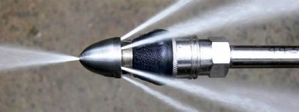 Dispositif de nettoyage hydrodynamique de tuyaux Nettoyage hydrodynamique