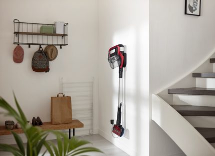 Assistant vertical compact