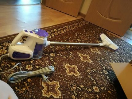 Appearance of a vacuum cleaner brand PUPPYOO Vertical vacuum cleaner PUPPYOO