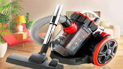 Household vacuum cleaner with cyclone filter Cyclone vacuum cleaner