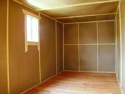 Isolamento térmico de paredes de papelão