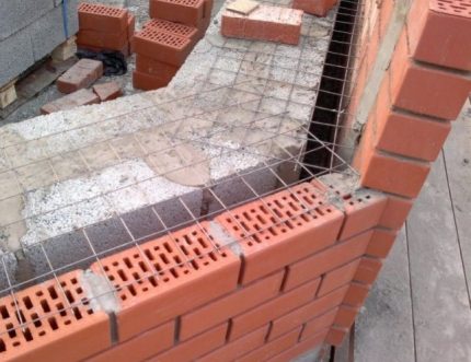 Dispositivo de parede multicamada