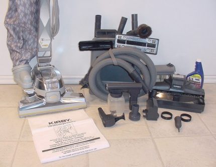 Aspirateur Kirby avec jeu de buses Aspirateur Kirby complet