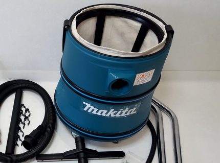 Le boîtier avec un aspirateur de type sac à poussière Makita Réservoir d'aspirateur Makita avec sac à poussière