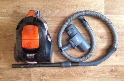 Aspirateur télescopique LG2000w