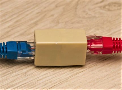 Utilisation d'un adaptateur adaptateur pour paire torsadée Connecteur à paire torsadée