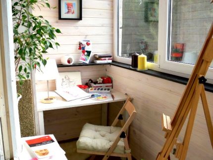 Chambre sur le balcon isolé