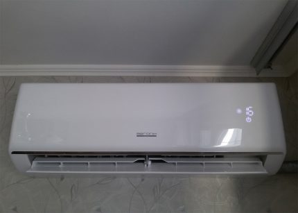 Split system from Aeronik Legend series Indoor Unit Legend Series Split System