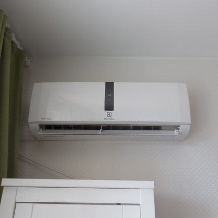 Duvardaki iç ünite Odada kapalı inverter bölünmüş sistem modülü