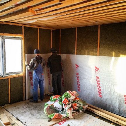 L'utilisation d'isospan dans la construction de systèmes d'isolation des murs Isospan B