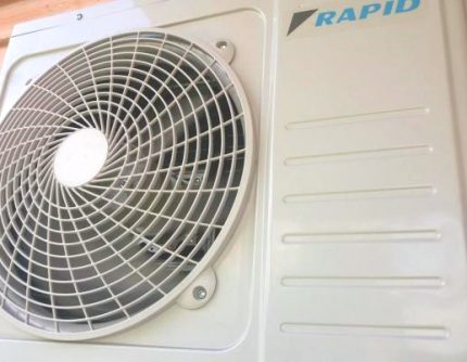 External block on the wall of the house Rapid plug-in