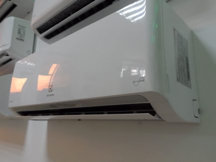 Modelos da Electrolux no estande