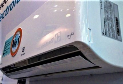 Sistema Split Electrolux na parede