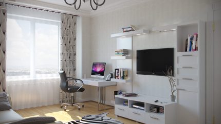 Chambre avec ordinateur et tv