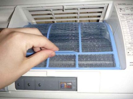 Filtre pour la purification de l'air avant d'entrer dans la pièce Système de séparation de filtre grossier