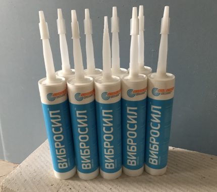 Tömítőanyag a hangszigetelő anyagok közötti illesztések tömítéséhez A lakások mennyezetének hangszigetelése függő mennyezet alatt: hogyan lehet a hangszigetelést megfelelően elrendezni?