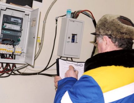 Vérification du compteur et prise de mesures Rapprochement des relevés des compteurs d'électricité