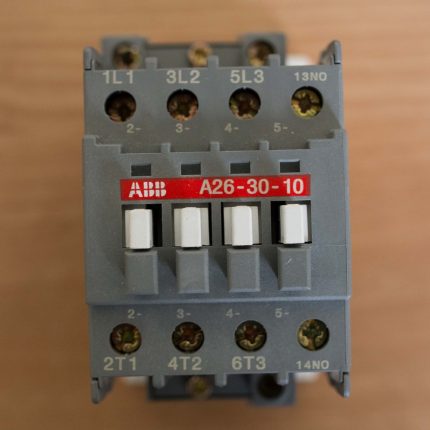 Exemple d'étiquetage sur un instrument de marque ABB Marquage du démarreur ABB