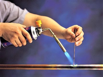 Gasbrenner zum Hartlöten von Kupferrohren