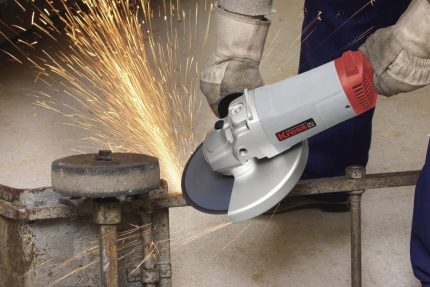 Étincelles parallèles au corps de l'opérateur Étincelles parallèles au corps de l'opérateur