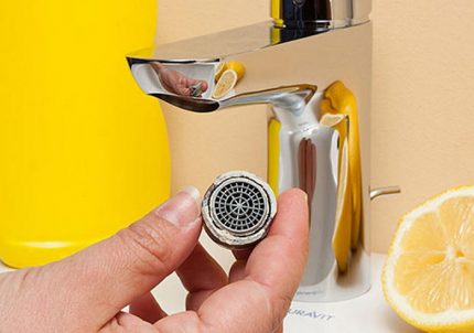 Aerator for crane The aerator cleared of a raid