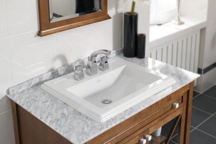 Moisture-resistant countertop for integrated sink Built-in small sink on a waterproof countertop