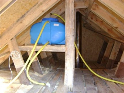 Réservoir de stockage en plastique