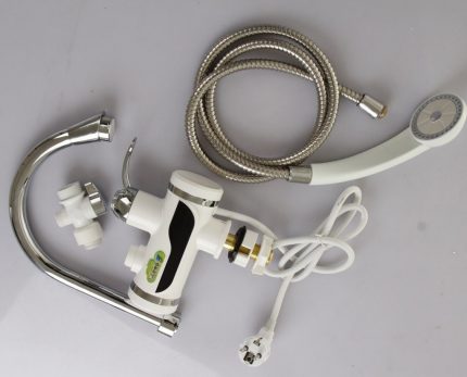 Aparelhos para fornecimento direto de água ao chuveiro e misturador Aquecedor de água com torneira e chuveiro