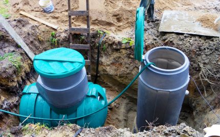 A instalação pode ser solicitada na fase de compra de fossas sépticas. Produtos Rostock