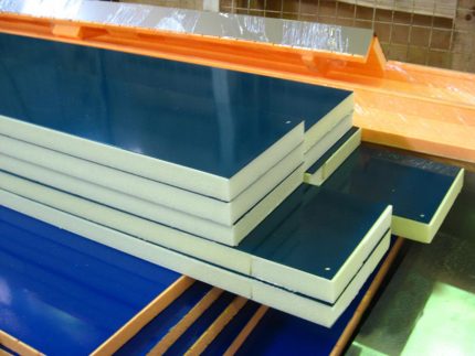 Panneau sandwich avec intercalaire EPPS