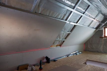 Formation de plafond de grenier