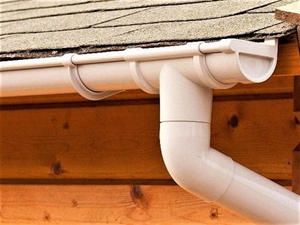 Pièces de système de gouttière