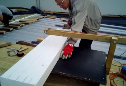 Dispositif de découpe de styromousse