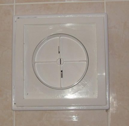 Grille simple à gravité