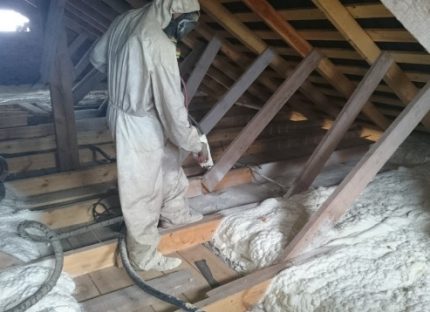 Pulvérisation de mousse de polyuréthane