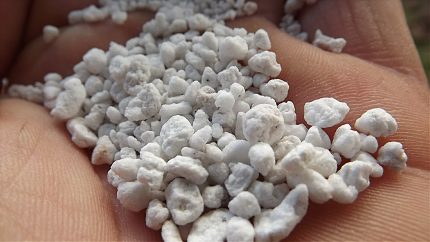 Fragments d'isolation en perlite