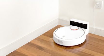 Le robot lui-même arrive à la station de charge