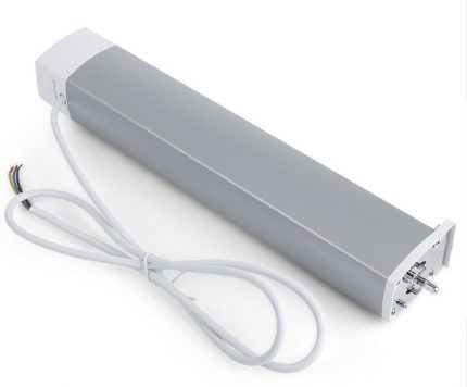 Entraînement électrique pour contrôler la corniche