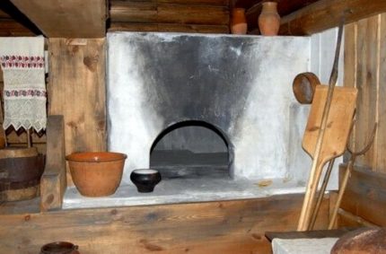 Poêle russe en noir Poêle russe en noir