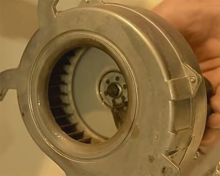 Gaskesselventilator reinigen