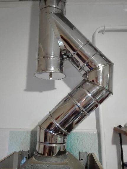 Tank for collecting condensate from the chimney Gas pipe