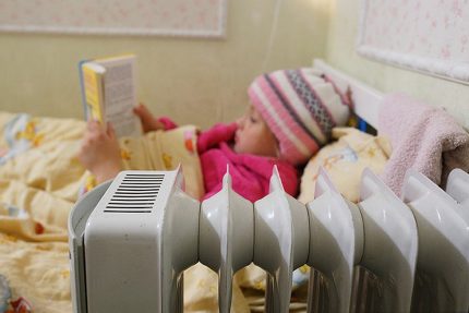 Baby schläft angezogen Kaltes Baby schläft angezogen