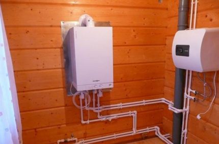 Kazanın ahşap bir duvara monte edilmesi Kazanın ahşap bir duvara monte edilmesi