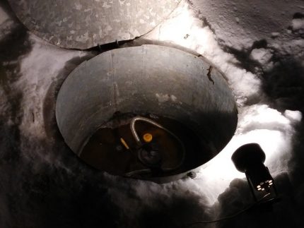 Frozen gas tank Frozen gas tank