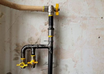 Pose d'un tuyau de gaz en deux appareils Pose d'un tuyau de gaz en deux appareils