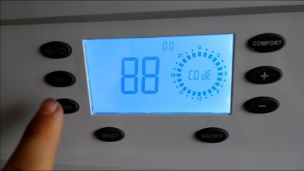 Menu de serviço de uma caldeira a gás