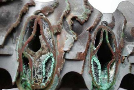 Tartre dans les tubes de l'échangeur de chaleur Tartre dans les tubes de l'échangeur de chaleur